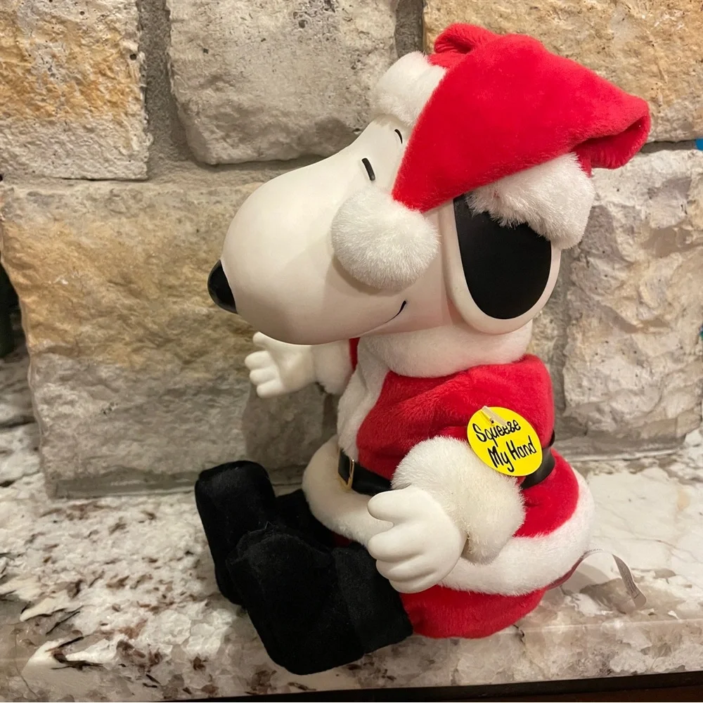 Gemmy Snoopy Christmas Santa Claus Musical Peanuts 